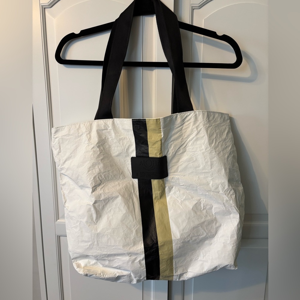 ALOHAS White and Black Packable Tote Bag